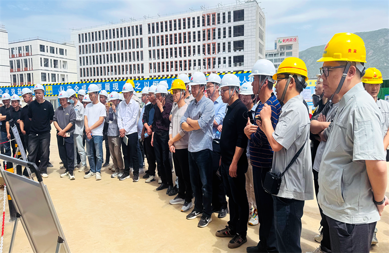 2025年4月17日，由莆田市涵江区住房和城乡建设局主办、GGpoker三建承办的钢筋安装工程质量防控现场交流会在联东U谷·涵江海峡智造产业谷一期成功召开。